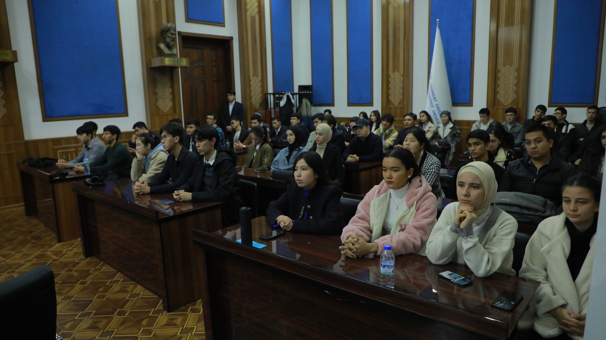 Xitoylik ayollar kimonodagi porno suratlar