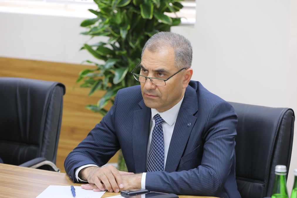 салижан шарипов с флагом. иззат шукуров. гофур шарипов. гафур raava. ильнур шарипов альметьевск.